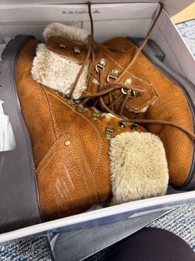 White Mountain Blue and Light Blue Shoe Box with Label